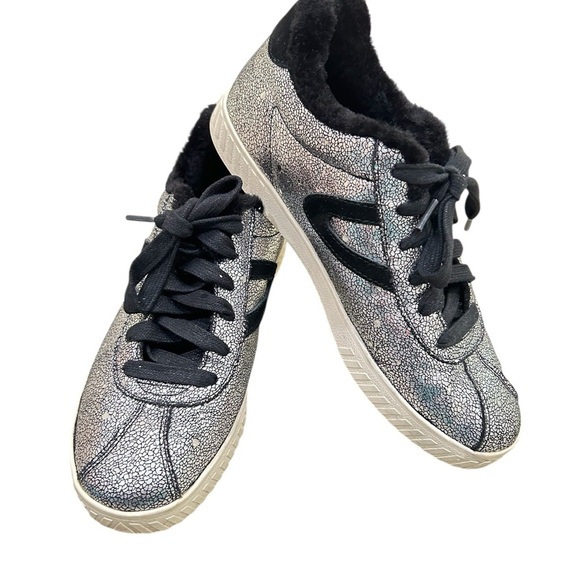 Tretorn callie Silver glitter metallic Black lace up Sneakers & faux fur sz 7.5 - Picture 3 of 13